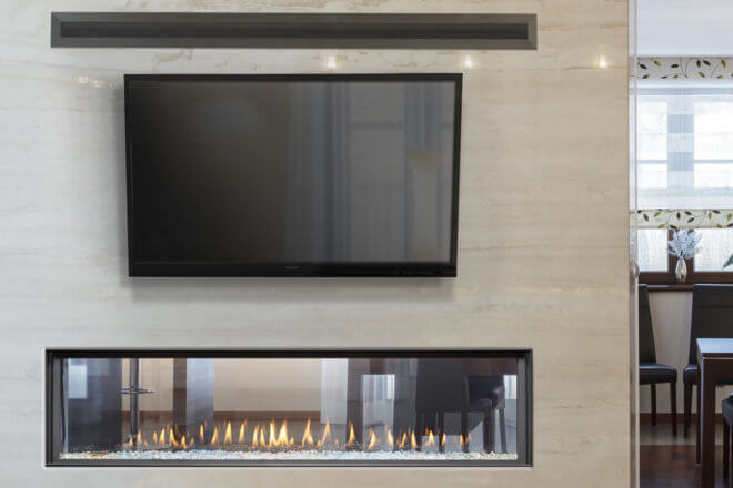 Montigo Distinction D6315STNI-2 Fireplace shown in a white dining room